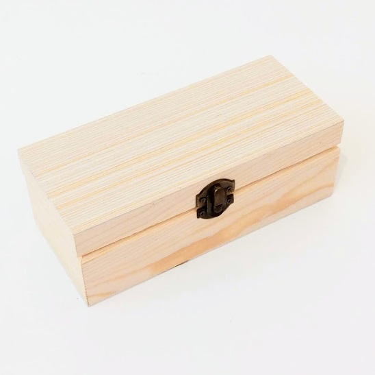 Caja de madera de 24.6 x 16.5 x 6.9 Cms